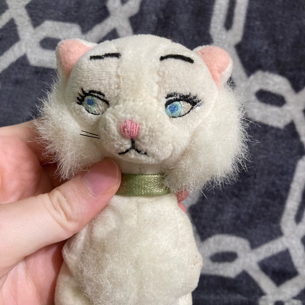 Duchess Cat Disney The Aristocats Plush Sitting Cat - Picture 4 of 16